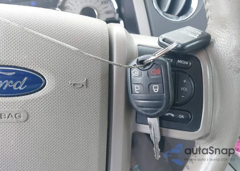 2014 Ford Expedition Xlt z USA, uszkodzony, nr VIN 1FMJU1J56EEF21027